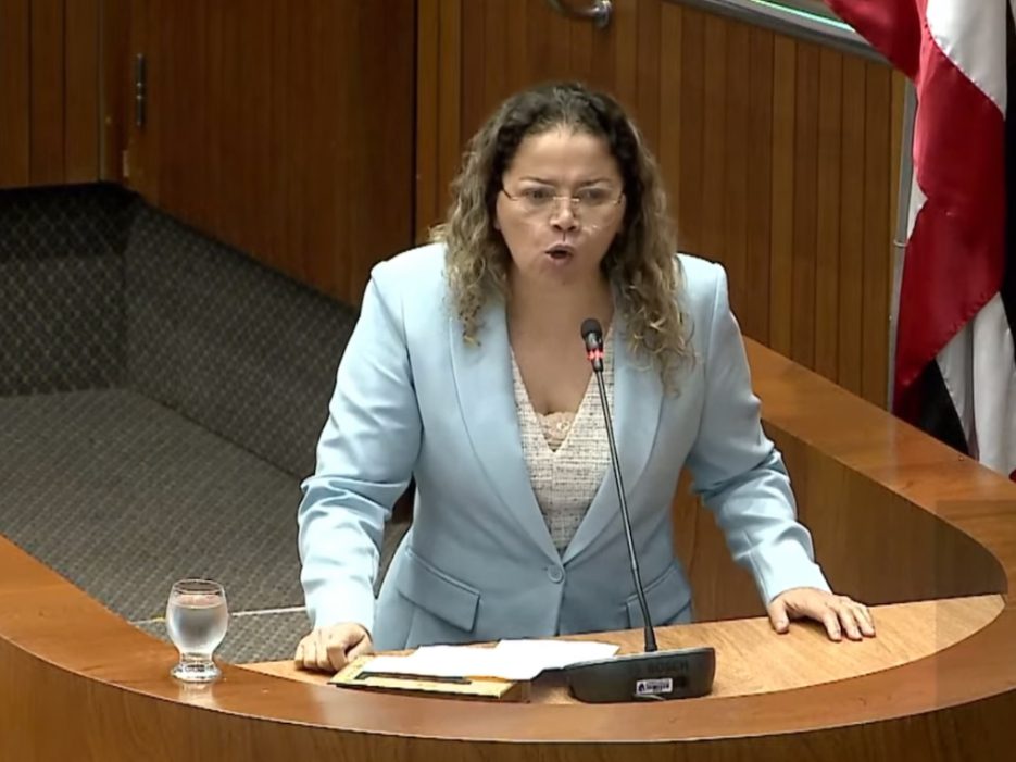 Vídeo: Deputada Mical Damasceno defende parlamentar acusado de violência contra ex-esposa