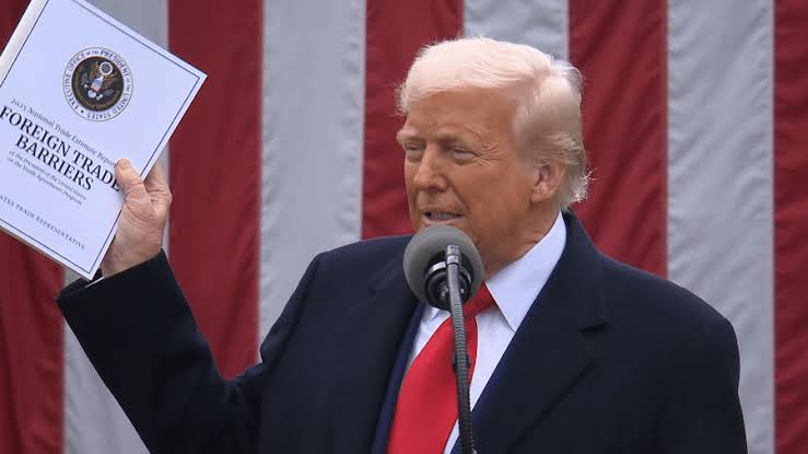 EUA impõem tarifa de 10% sobre produtos brasileiros