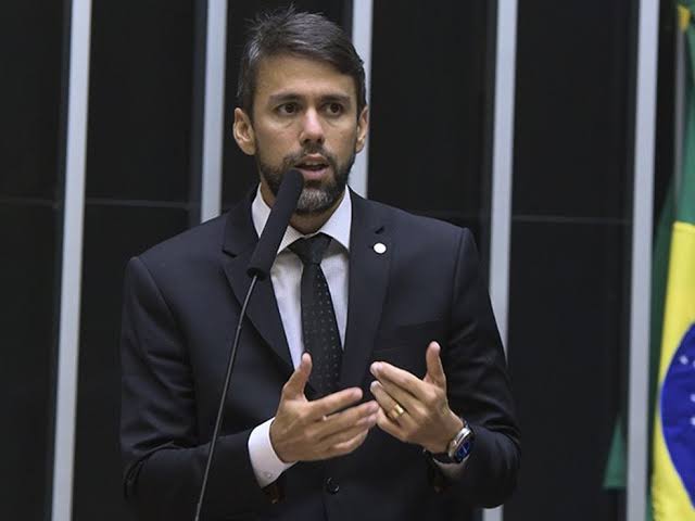 Pedro Lucas só assume Comunicações após a Páscoa