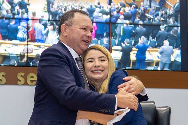 Iracema pede ao STF investigação contra Brandão e Flávio Dino acata