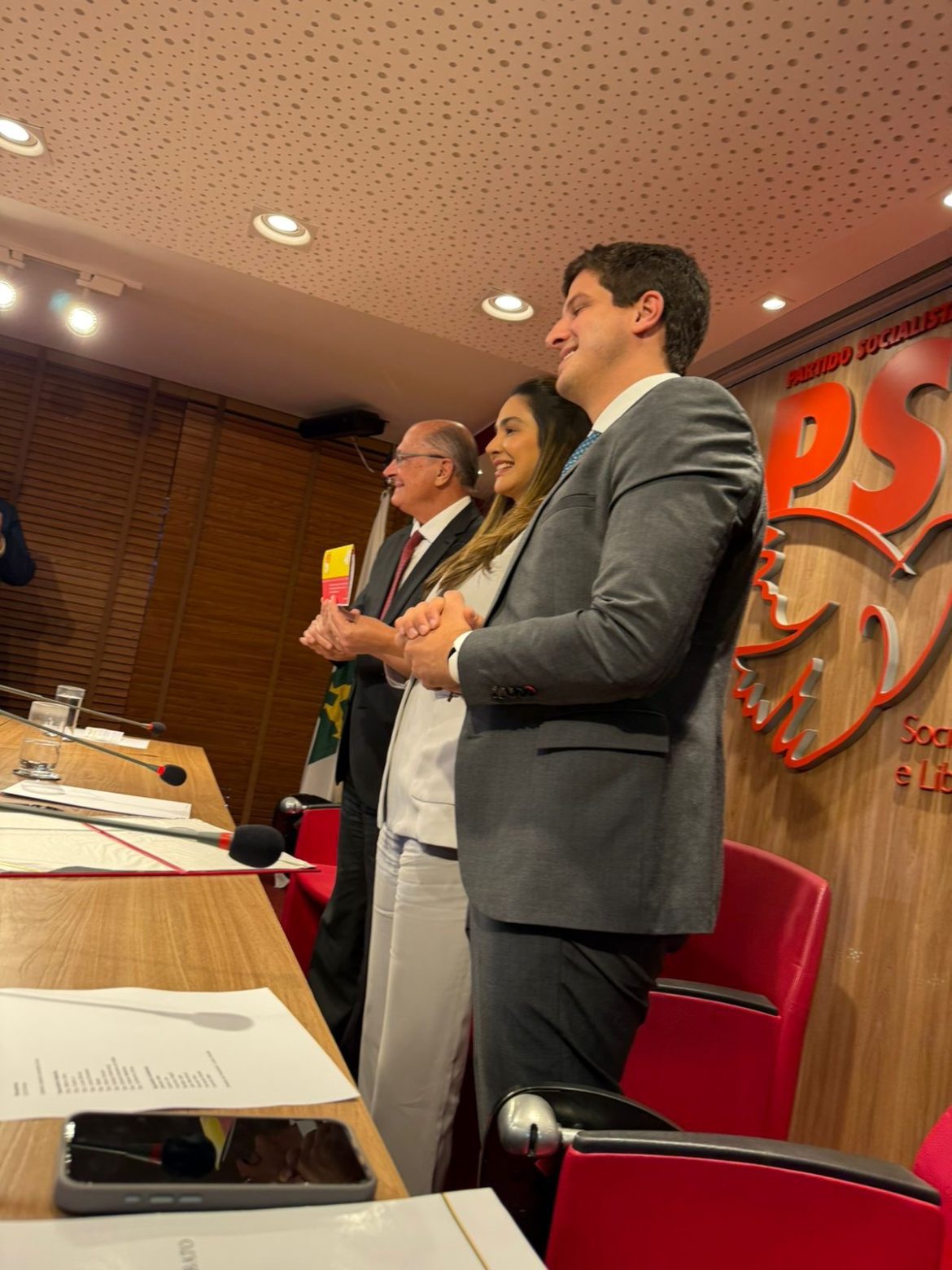 Na presença de Alckmin, Ana Paula Lobato toma o PSB e isola Brandão no Maranhão