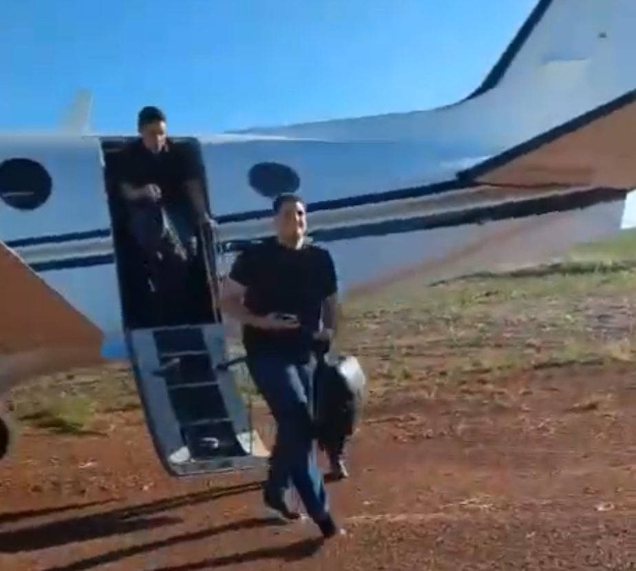 Vídeo: Brandão paga mais de 11 milhões pra sobrinho fazer campanha de avião no interior