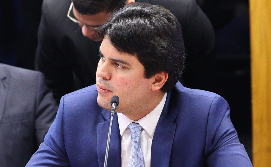 PP pune ministro do Esporte após decisão por permanência no governo Lula
