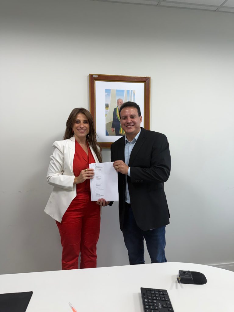 Felipe Camarão articula em Brasília soluções para pescadores e filhos de hanseníanos no Maranhão