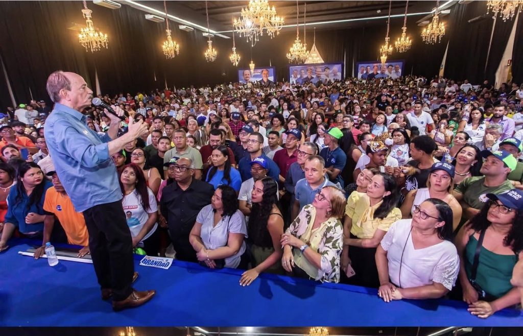Dr Julinho mostra sua força no pontapé inicial da pré-candidatura de Júlio Filho