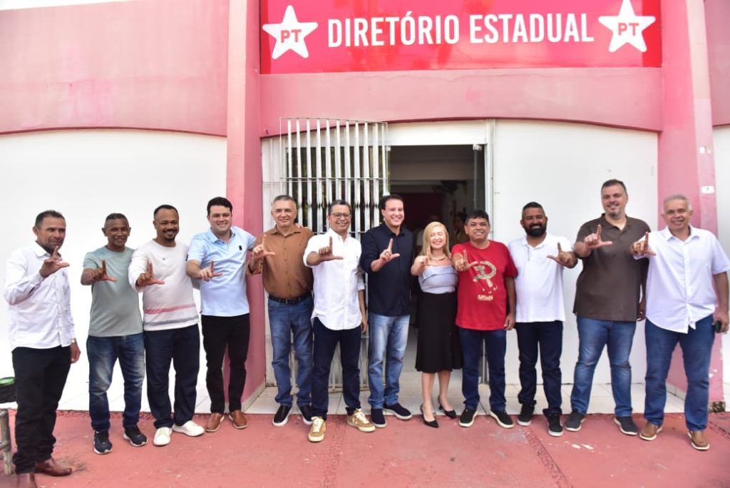 Felipe Camarão recebe propostas de Plano de Governo construído de forma coletiva e reafirma candidatura: “Não tem milhão que me compre”