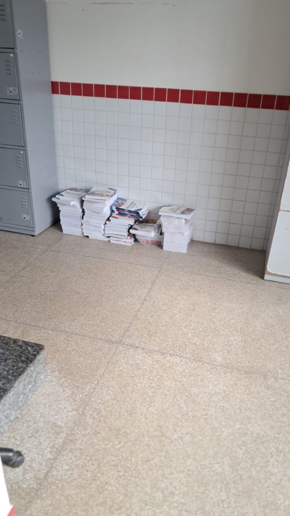 Após denúncia deste site, escolas denunciam que livros de R$ 200 milhões do FUNDEF estão jogados em corredores e sem serventia