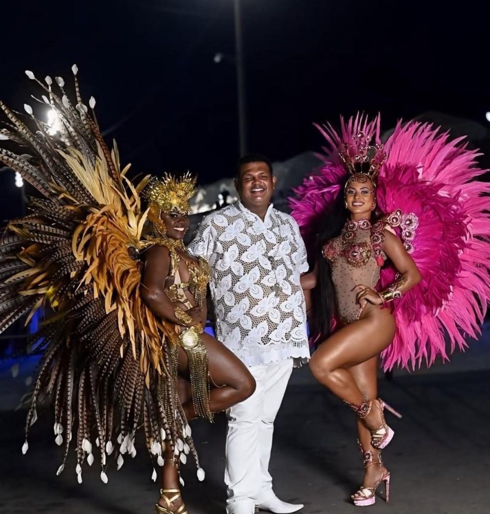 DO BENIN AO ANEL VIÁRIO: Mangueira transforma serpente que sustenta o mundo em alerta para o Carnaval 2027