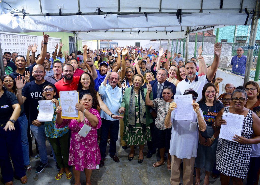 Enquanto parlamentares tentam conspirar contra o prefeito, Dr. Julinho segue regularizando e entregando títulos de terras aos moradores de São José de Ribamar