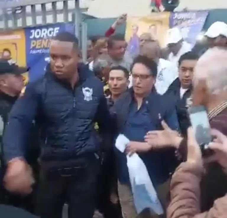 Screenshot_20230809-233317_Photos