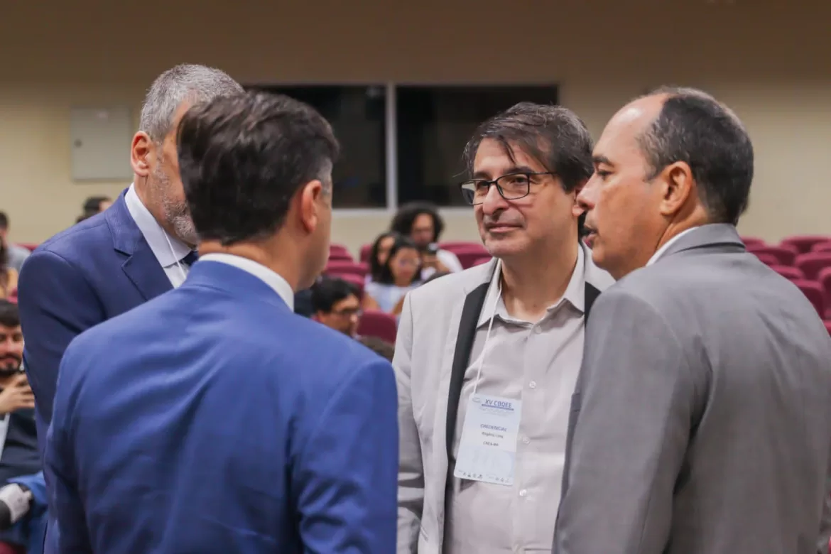 Diretor-Geral da ANEEL Reconhece Trabalho de Dr. Rogério Moreira Lima em Apoio à Engenharia 