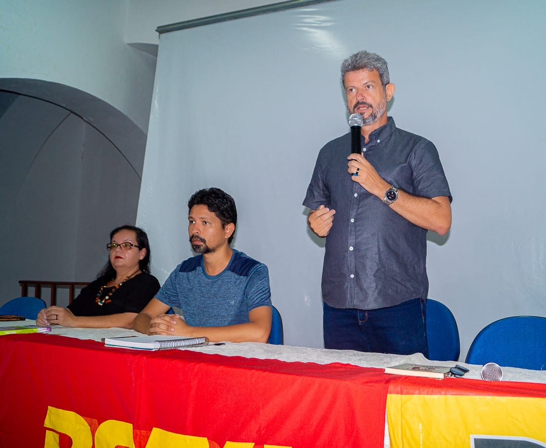 Convenção do PSTU homologa as candidaturas a prefeito de Saulo Arcangeli e a vice-prefeita de Jaciara Castro