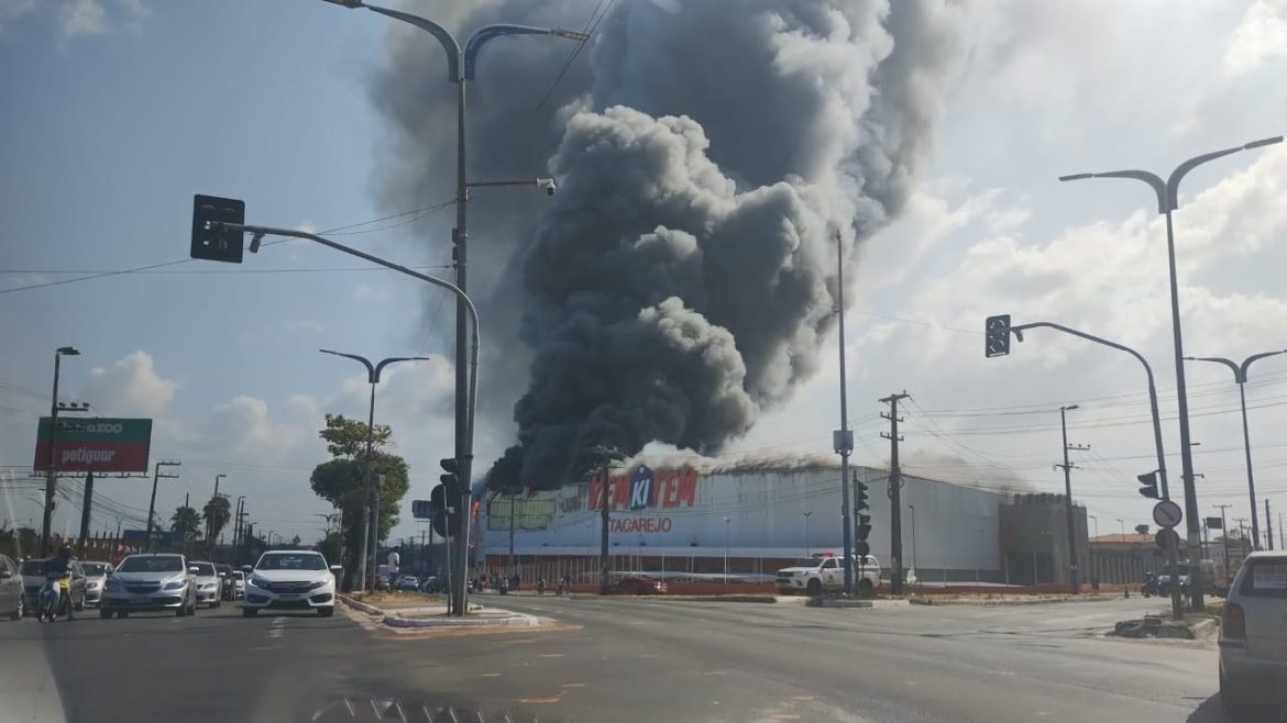 Vídeo: Urgente! Incêndio de Grandes Proporções Atinge Loja na Forquilha, em São Luís