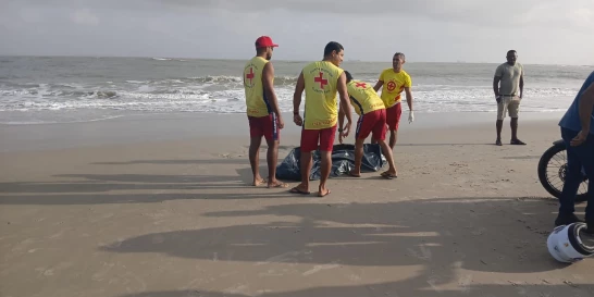 Advogado é encontrado morto à beira da praia da Ponta d’Areia