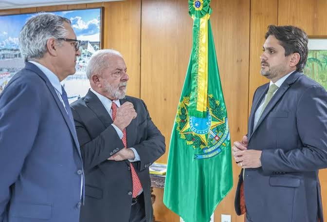 Ministro Juscelino Filho interrompe férias para reunião sobre moderação de conteúdo