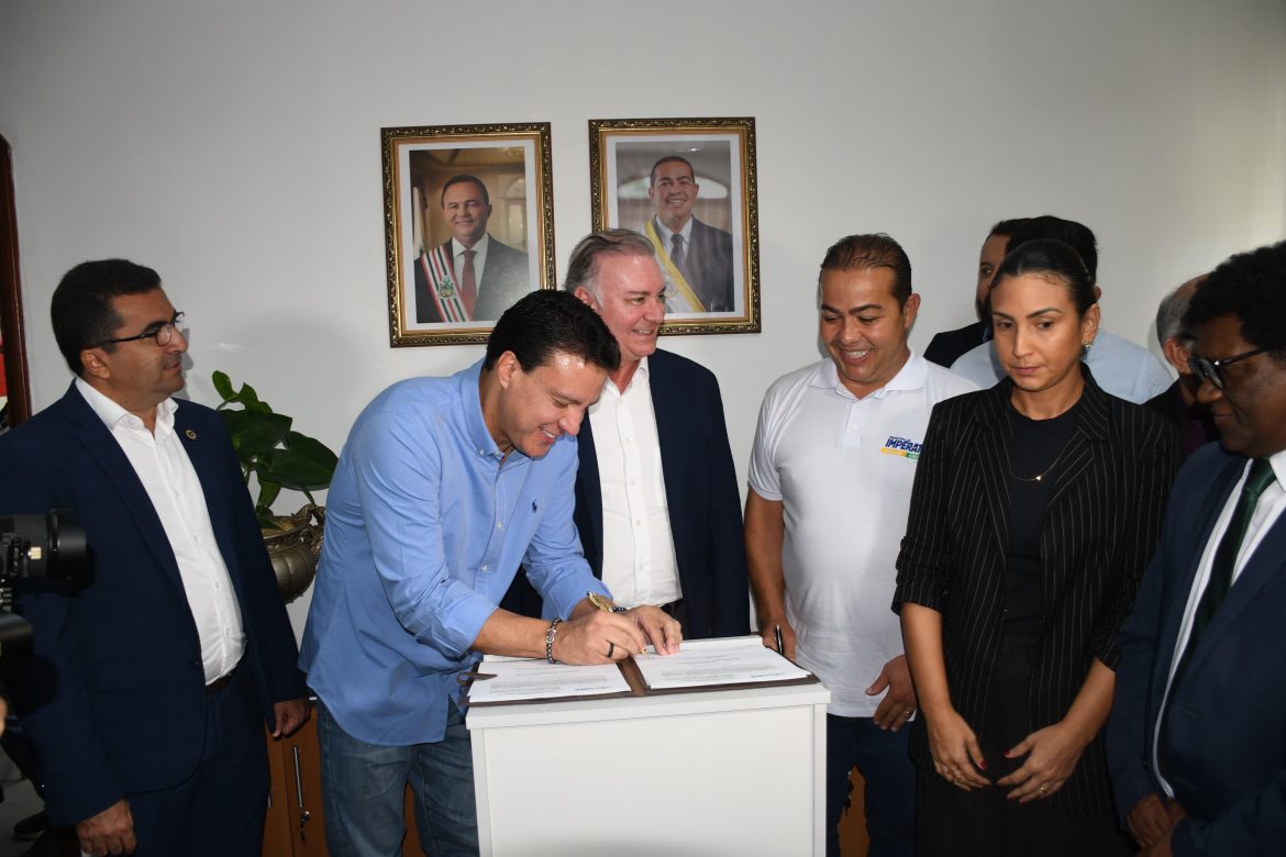 Vice-governador Felipe Camarão participa de assinatura do Termo de Cooperação para Regularização Fundiária em Imperatriz