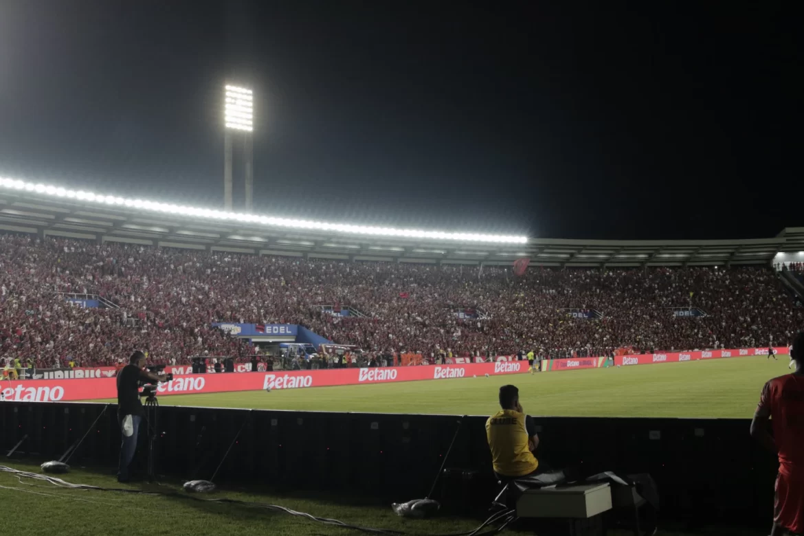 Jogo entre Flamengo e Botafogo-PB lota Castelão e impulsiona economia de São Luís