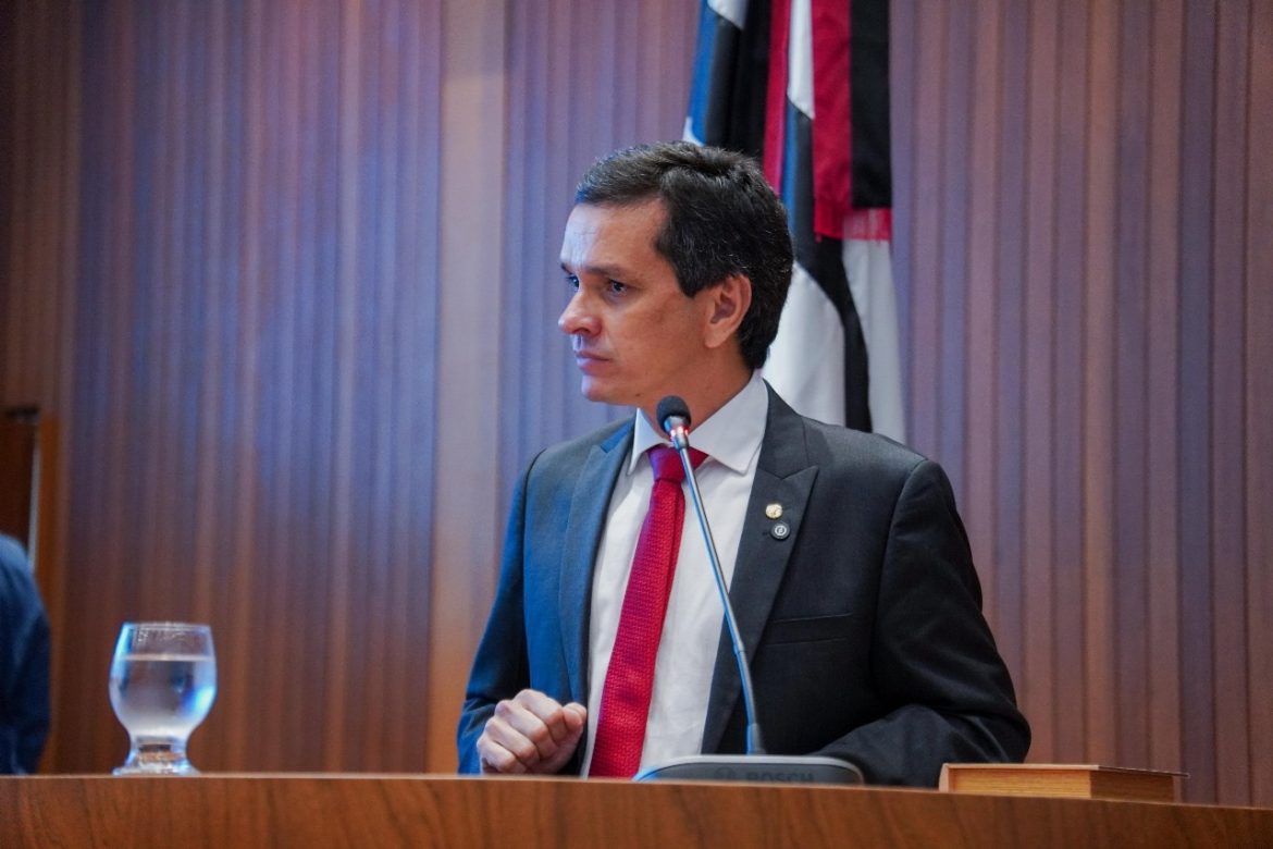 Ricardo Arruda destaca liderança de Carlos Brandão e defende cautela no debate sobre sucessão